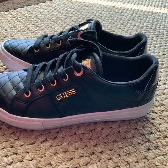 Guess women’s shoes size 8M - Picture 2 of 4